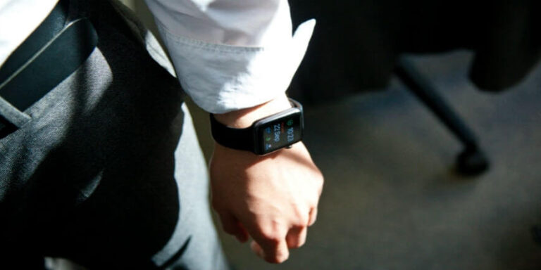 Creating a Wearable Technology Strategy for Mobile App Development